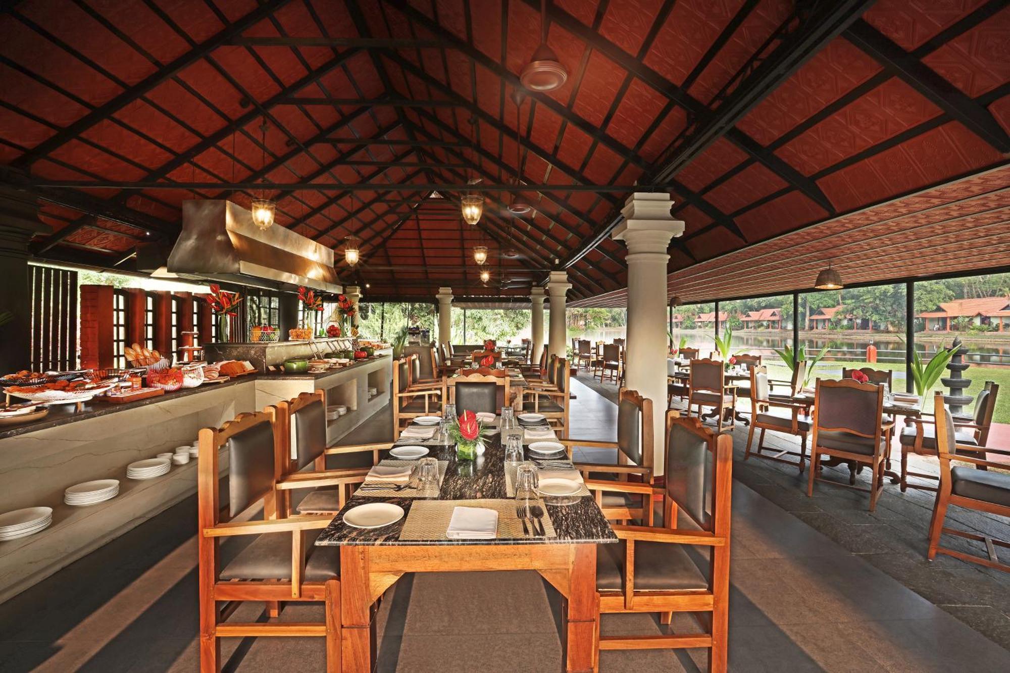 Taj Kumarakom Resort And Spa Kerala Экстерьер фото