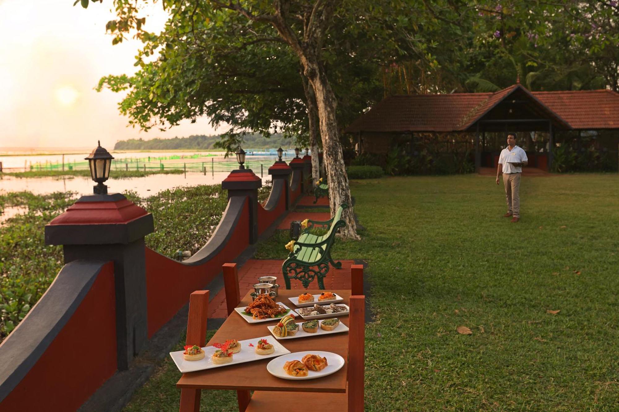 Taj Kumarakom Resort And Spa Kerala Экстерьер фото